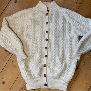 VINTAGE wool cableknit cardigan sweater